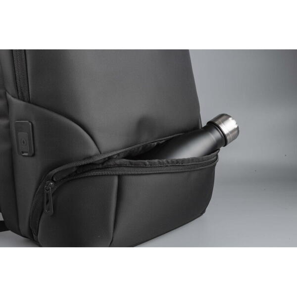 Rucsac notebook Serioux, SMART TRAVEL ST9588, dimensiuni: 32 x 19 x 46 cm, rezistent la apa, compartimente multiple, compartiment separat pentru notebook: max. 15.6", bretele ajustabile, port de încărcare USB, buzunar ascuns la spate, material poliester