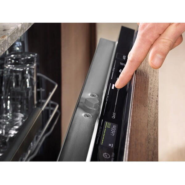 Masina de spalat vase incorporabila Electrolux EEM43200L, 10 seturi, 8 programe, Clasa E, AirDry, Panou de control Quickselect, Alb