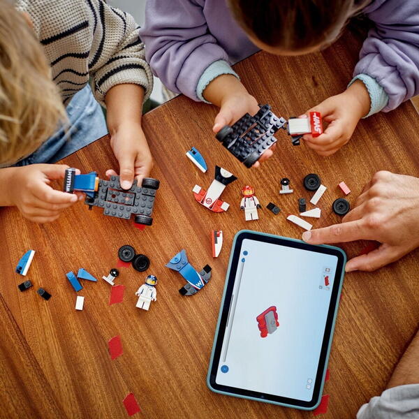 LEGO City: Masini de curse F1 Williams Racing si Haas F1 60464, 4 ani+, 92 piese