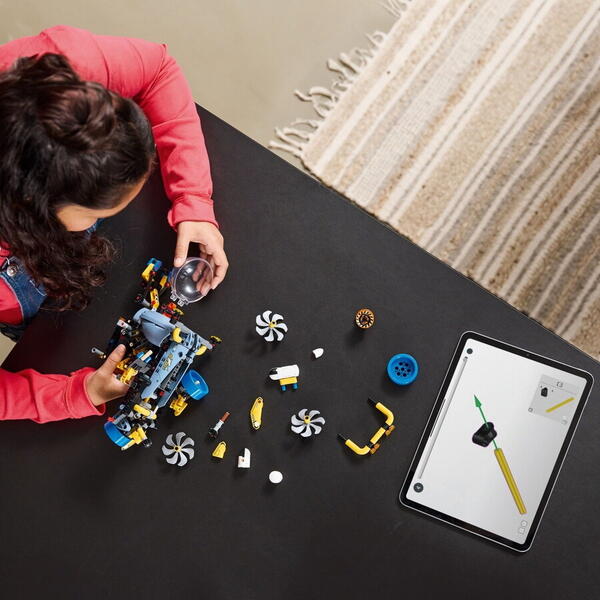 LEGO Technic: Submarin de cercetare la mare adancime 42201, 9 ani+, 413 piese
