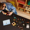 LEGO Minecraft: Atacul baloanelor Ghast asupra satului 21273, 10 ani+, 555 piese