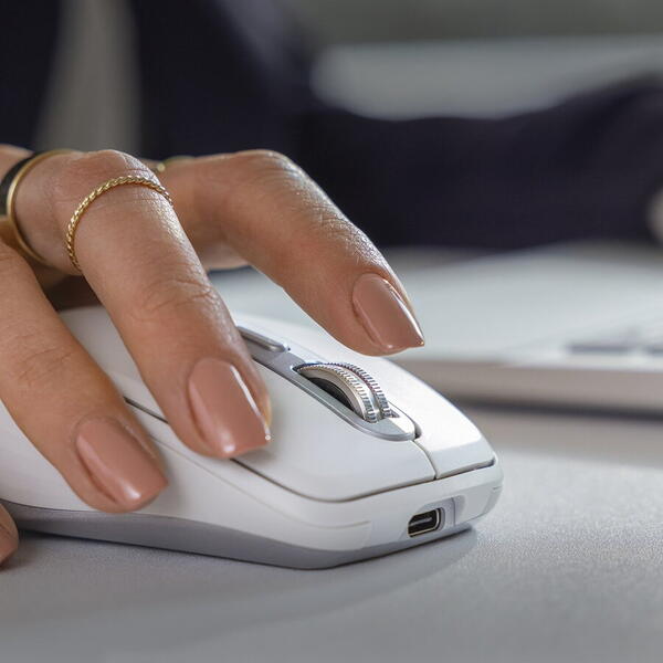 Mouse wireless Logitech MX Anywhere 3S, 2.4GHz&Bluetooth, Silent, Scroll MagSpeed, Multidevice, USB-C, Negru Grafit